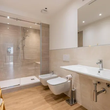 Valeria باردولينو